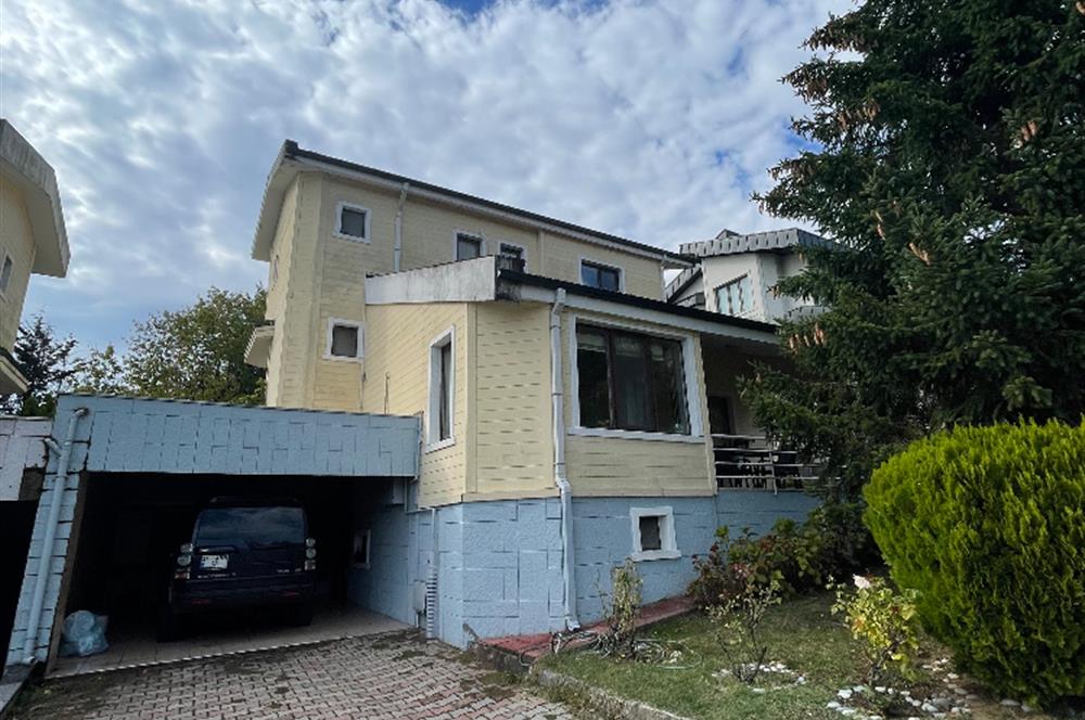 ÇAVUŞBAŞI ÇENGELDERE’DE SİTE İÇERİSİNDE 5+1 300m2 VİLLA