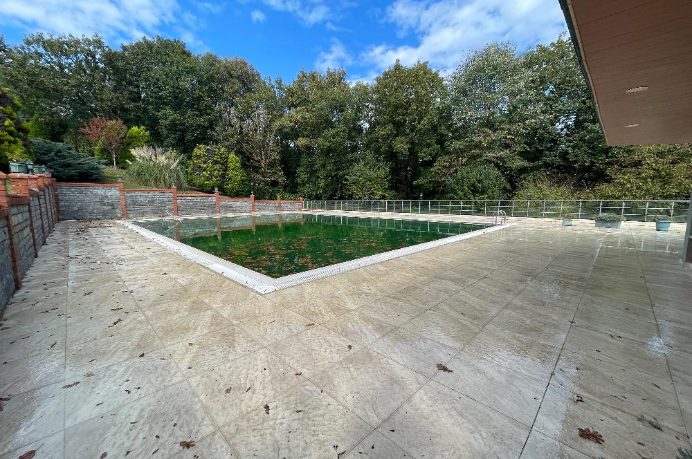 ÇAVUŞBAŞI ÇENGELDERE’DE SİTE İÇERİSİNDE 5+1 300m2 VİLLA