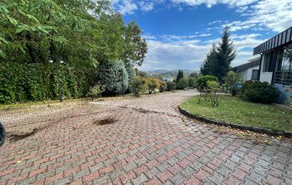 ÇAVUŞBAŞI ÇENGELDERE’DE SİTE İÇERİSİNDE 5+1 300m2 VİLLA