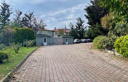 ÇAVUŞBAŞI ÇENGELDERE’DE SİTE İÇERİSİNDE 5+1 300m2 VİLLA