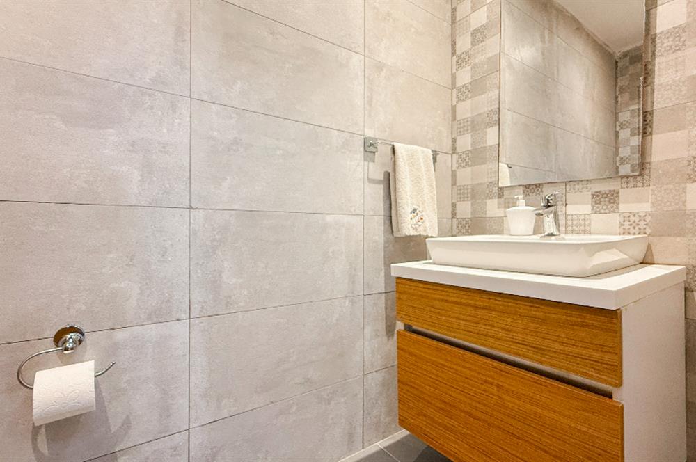 C21 BAL'DAN BALTOK SİTESİ'NDE GENİŞ VE KULLANIŞLI 2+1 DAİRE