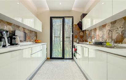 C21 BAL'DAN BALTOK SİTESİ'NDE GENİŞ VE KULLANIŞLI 2+1 DAİRE