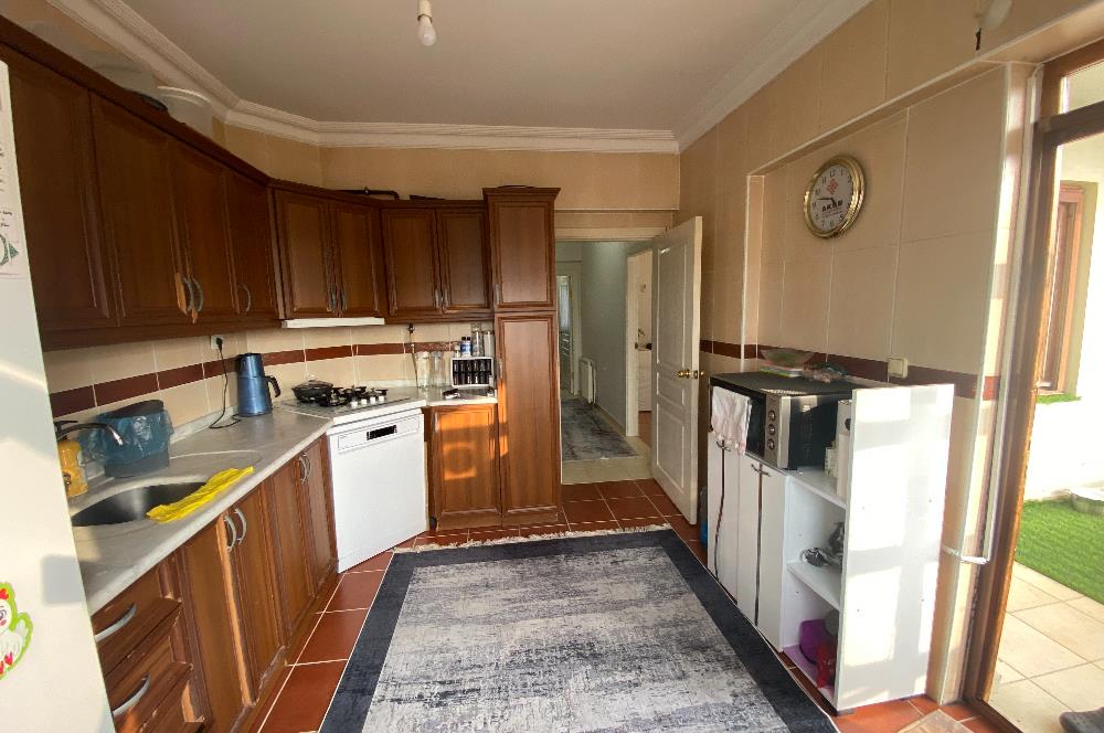 ADAPAZARI ARAŞTIRMA HASTANESİ KARŞISI SATILIK BÜYÜK 2+1 DAİRE