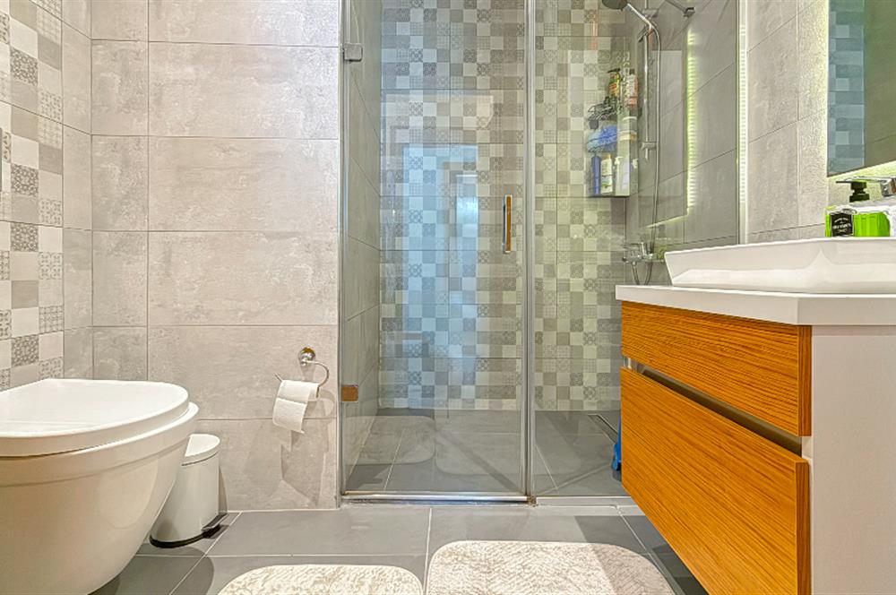 C21 BAL'DAN BALTOK SİTESİ'NDE GENİŞ VE KULLANIŞLI 2+1 DAİRE