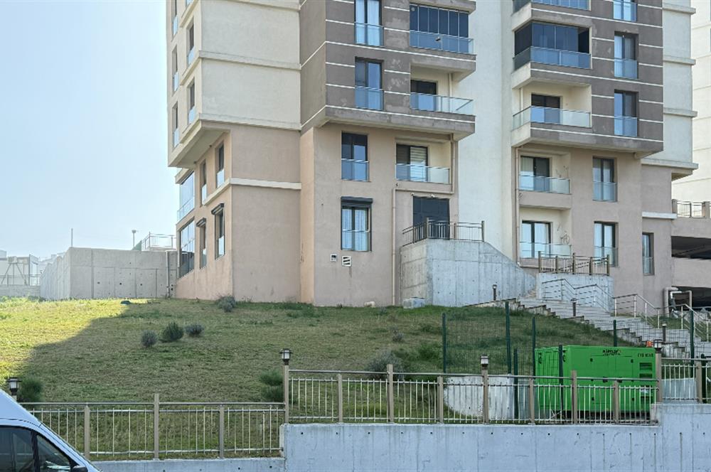 C21 BAL'DAN BALTOK SİTESİ'NDE GENİŞ VE KULLANIŞLI 2+1 DAİRE