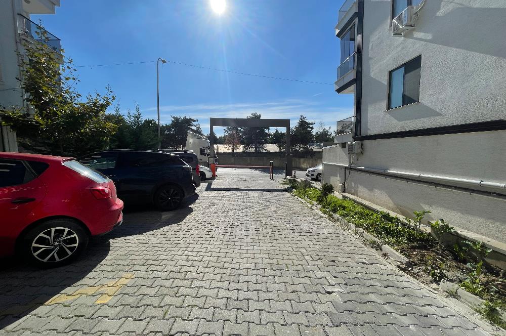 ALEMDAĞ SARAY CADDESİ’NDE 2+1 4.KAT BALKONLU YENİ BİNA BOŞ DAİRE