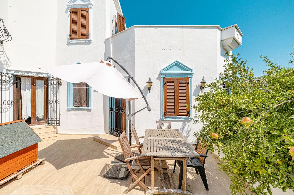 Bodrum Marina'ya Yakın Ahmet Köylü Sitesi'nde Satılık 6+2 Müstakil Villa