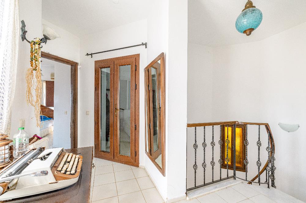 Bodrum Marina'ya Yakın Ahmet Köylü Sitesi'nde Satılık 6+2 Müstakil Villa