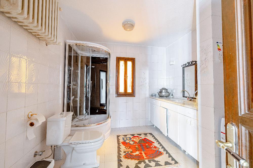 Bodrum Marina'ya Yakın Ahmet Köylü Sitesi'nde Satılık 6+2 Müstakil Villa