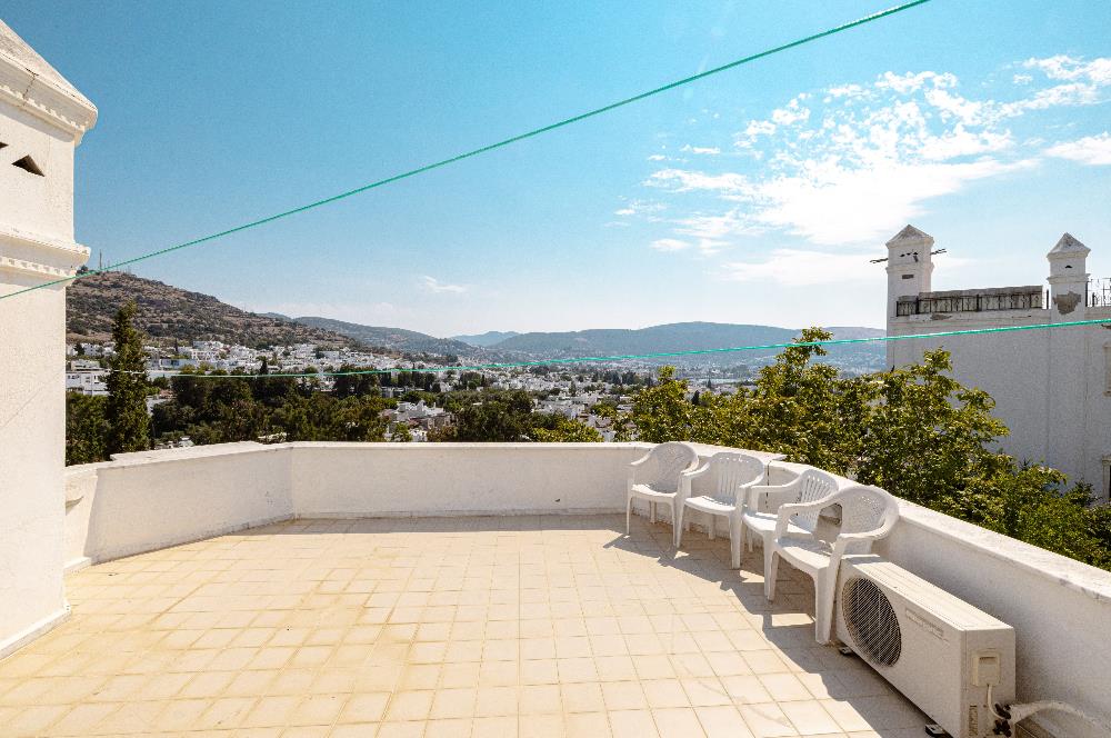 Bodrum Marina'ya Yakın Ahmet Köylü Sitesi'nde Satılık 6+2 Müstakil Villa