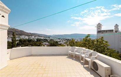 Bodrum Marina'ya Yakın Ahmet Köylü Sitesi'nde Satılık 6+2 Müstakil Villa