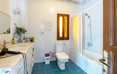 Bodrum Marina'ya Yakın Ahmet Köylü Sitesi'nde Satılık 6+2 Müstakil Villa