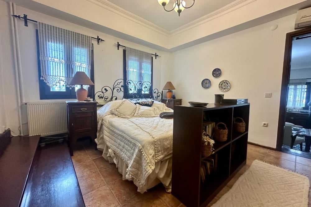 Bodrum Marina'ya Yakın Ahmet Köylü Sitesi'nde Satılık 6+2 Müstakil Villa