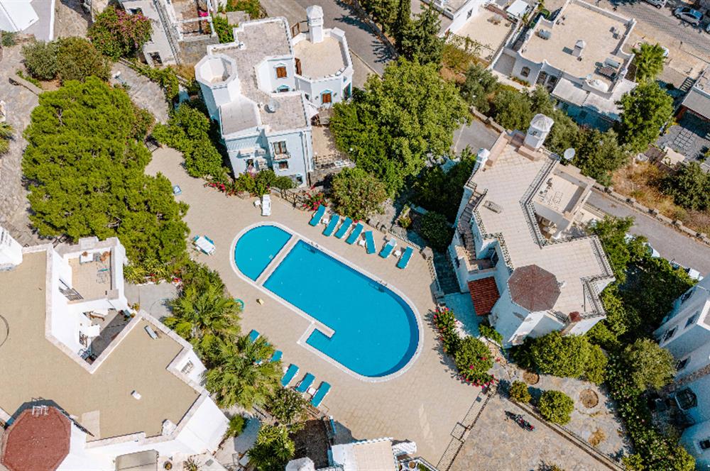 Bodrum Marina'ya Yakın Ahmet Köylü Sitesi'nde Satılık 6+2 Müstakil Villa