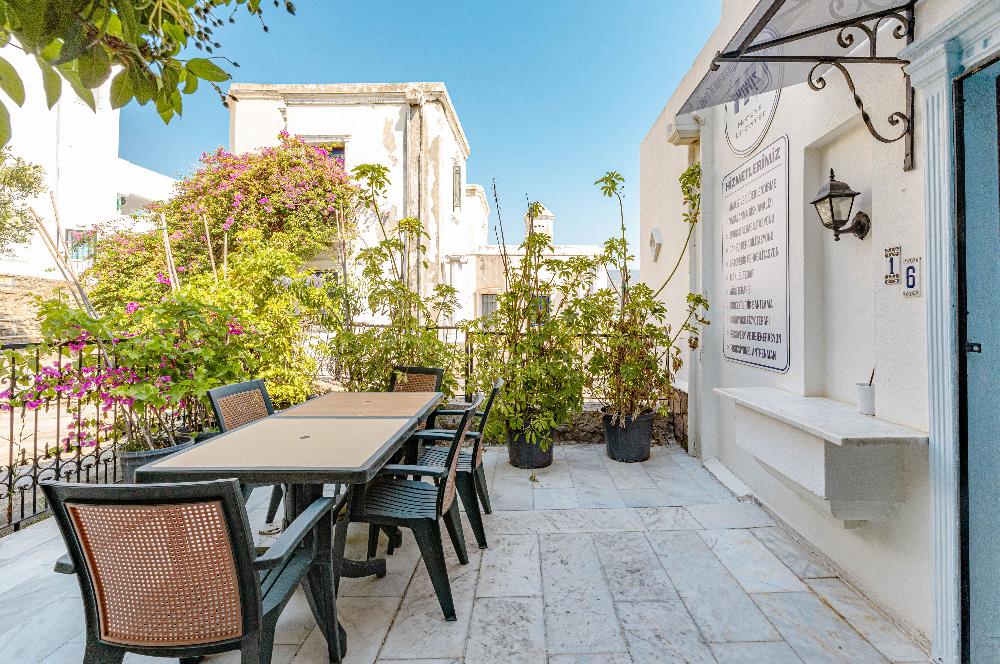 Bodrum Marina'ya Yakın Ahmet Köylü Sitesi'nde Satılık 6+2 Müstakil Villa