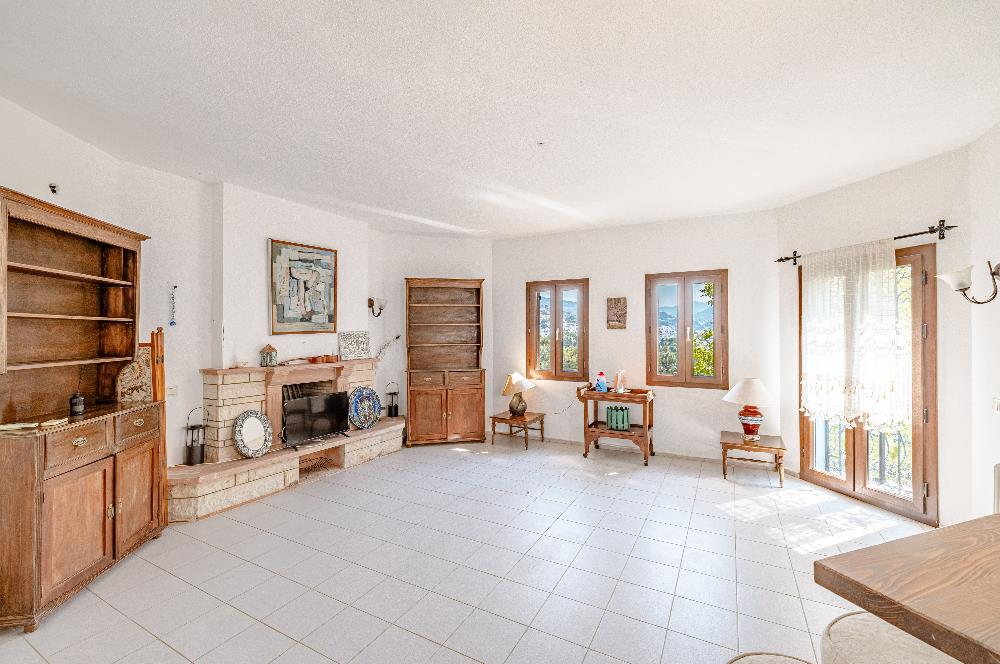 Bodrum Marina'ya Yakın Ahmet Köylü Sitesi'nde Satılık 6+2 Müstakil Villa