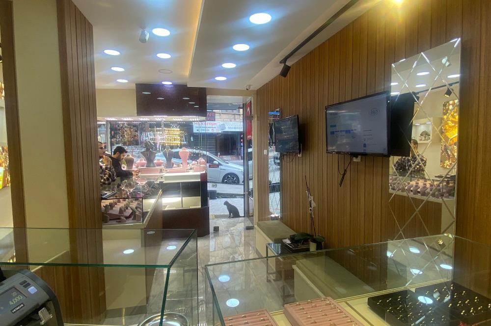 KARTAL MERKEZ ÜSKÜDAR CADDESİ' NDE KİRALIK DÜKKAN