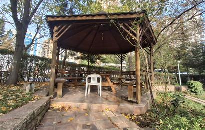 KONUMUYLA AYRICALIKLI,DONANIMIYLA EKSKSİZ 3+1 GENİŞ AİLE DAİRESİ