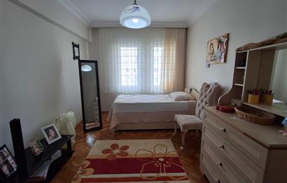 KONUMUYLA AYRICALIKLI,DONANIMIYLA EKSKSİZ 3+1 GENİŞ AİLE DAİRESİ