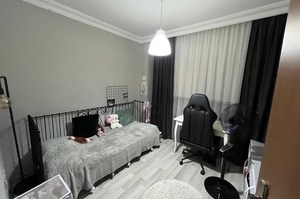 PENDİK GÜLLÜBAĞLAR METROYA YAKIN ARAKAT BALKONLU SATILIK 2+1 EV