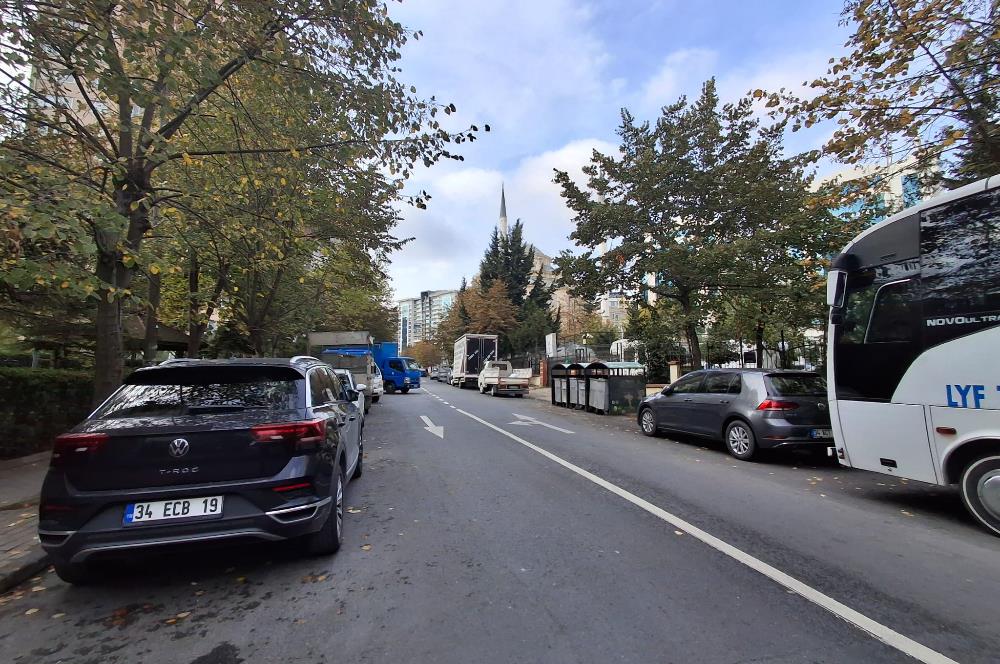 KONUMUYLA AYRICALIKLI,DONANIMIYLA EKSKSİZ 3+1 GENİŞ AİLE DAİRESİ