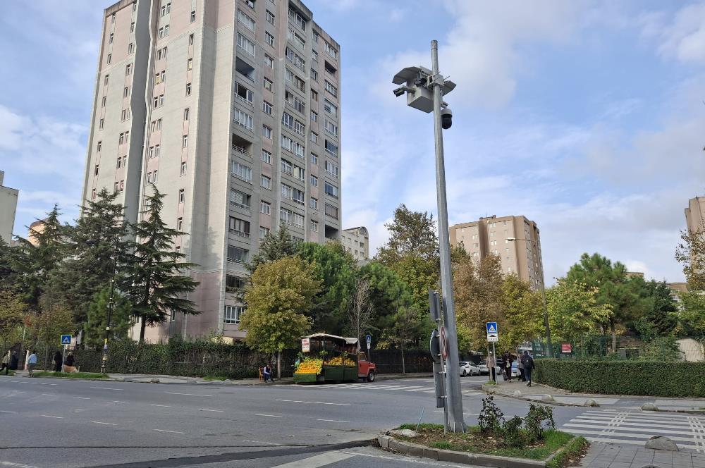 KONUMUYLA AYRICALIKLI,DONANIMIYLA EKSKSİZ 3+1 GENİŞ AİLE DAİRESİ