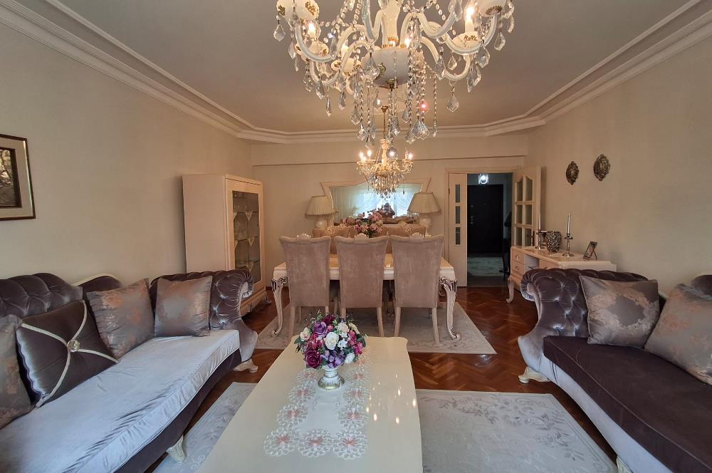 KONUMUYLA AYRICALIKLI,DONANIMIYLA EKSKSİZ 3+1 GENİŞ AİLE DAİRESİ