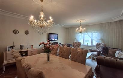 KONUMUYLA AYRICALIKLI,DONANIMIYLA EKSKSİZ 3+1 GENİŞ AİLE DAİRESİ