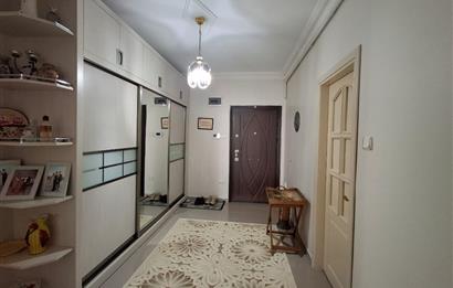 KONUMUYLA AYRICALIKLI,DONANIMIYLA EKSKSİZ 3+1 GENİŞ AİLE DAİRESİ