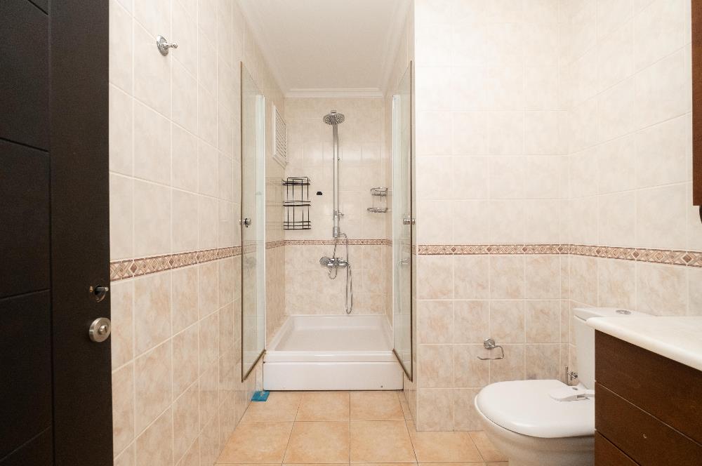 İDAALTEPE'DE GENİŞ FERAH GÜVENLİ SAHİLE YAKIN 5+1 DUBLEKS