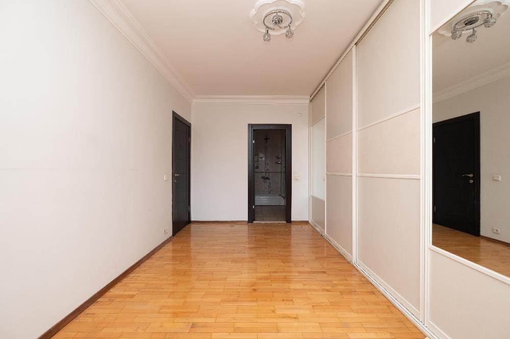 İDAALTEPE'DE GENİŞ FERAH GÜVENLİ SAHİLE YAKIN 5+1 DUBLEKS