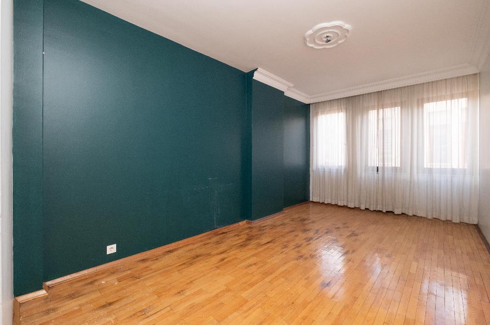 İDAALTEPE'DE GENİŞ FERAH GÜVENLİ SAHİLE YAKIN 5+1 DUBLEKS