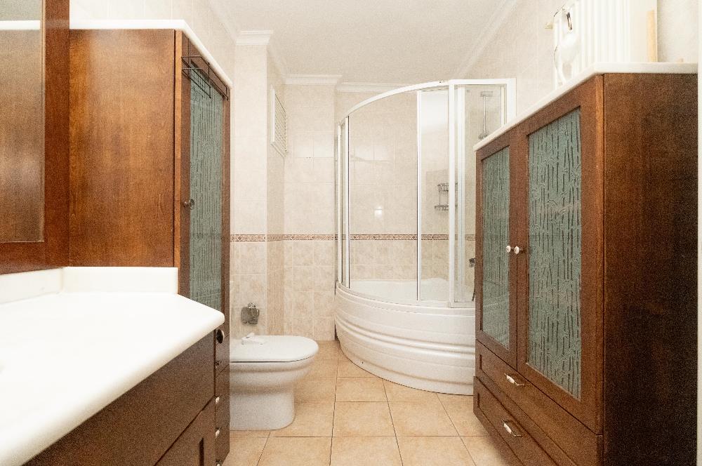 İDAALTEPE'DE GENİŞ FERAH GÜVENLİ SAHİLE YAKIN 5+1 DUBLEKS