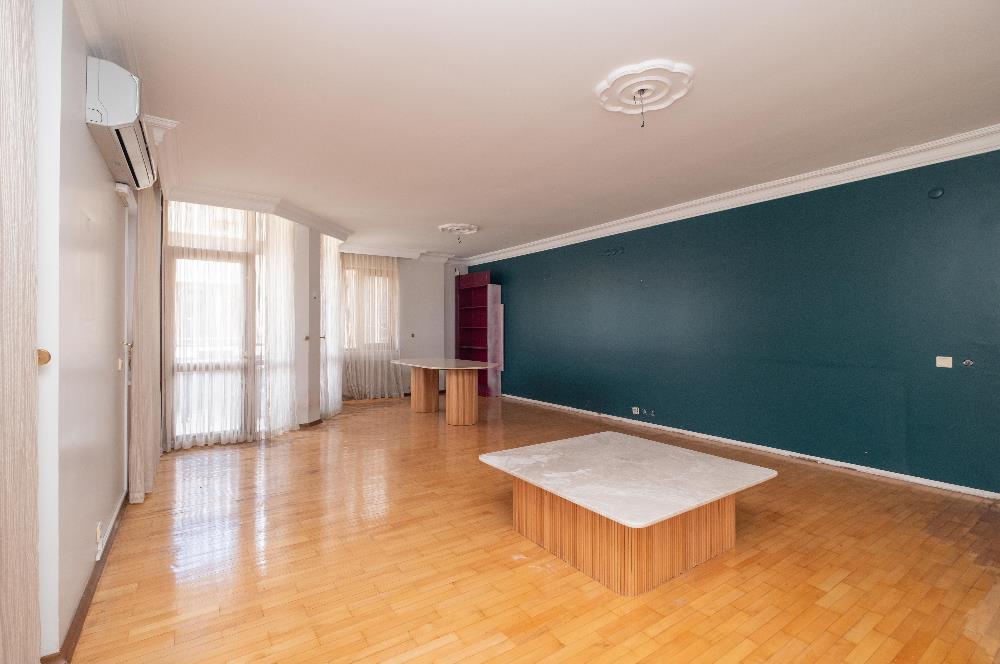 İDAALTEPE'DE GENİŞ FERAH GÜVENLİ SAHİLE YAKIN 5+1 DUBLEKS