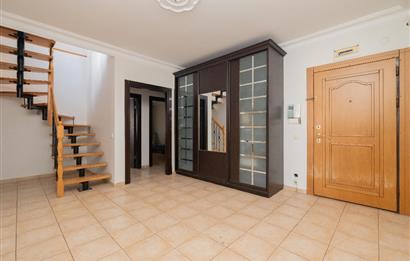 İDAALTEPE'DE GENİŞ FERAH GÜVENLİ SAHİLE YAKIN 5+1 DUBLEKS