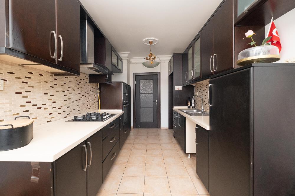 İDAALTEPE'DE GENİŞ FERAH GÜVENLİ SAHİLE YAKIN 5+1 DUBLEKS