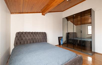 İDAALTEPE'DE GENİŞ FERAH GÜVENLİ SAHİLE YAKIN 5+1 DUBLEKS