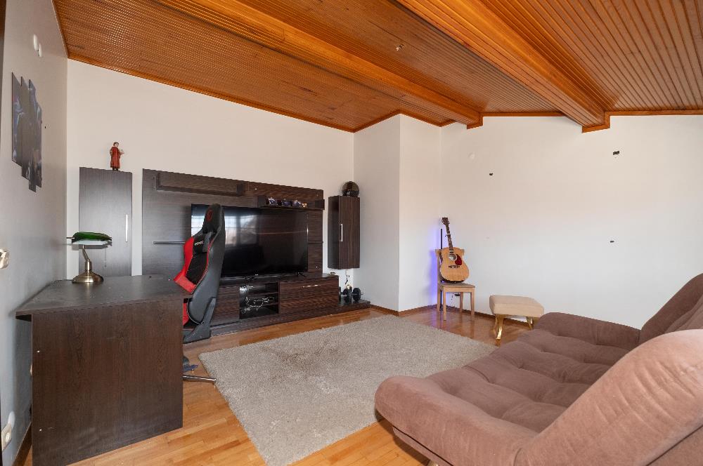 İDAALTEPE'DE GENİŞ FERAH GÜVENLİ SAHİLE YAKIN 5+1 DUBLEKS