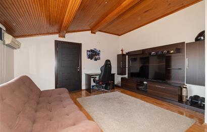 İDAALTEPE'DE GENİŞ FERAH GÜVENLİ SAHİLE YAKIN 5+1 DUBLEKS