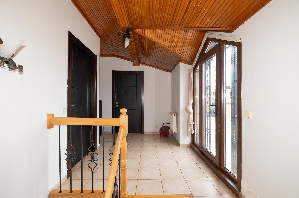 İDAALTEPE'DE GENİŞ FERAH GÜVENLİ SAHİLE YAKIN 5+1 DUBLEKS