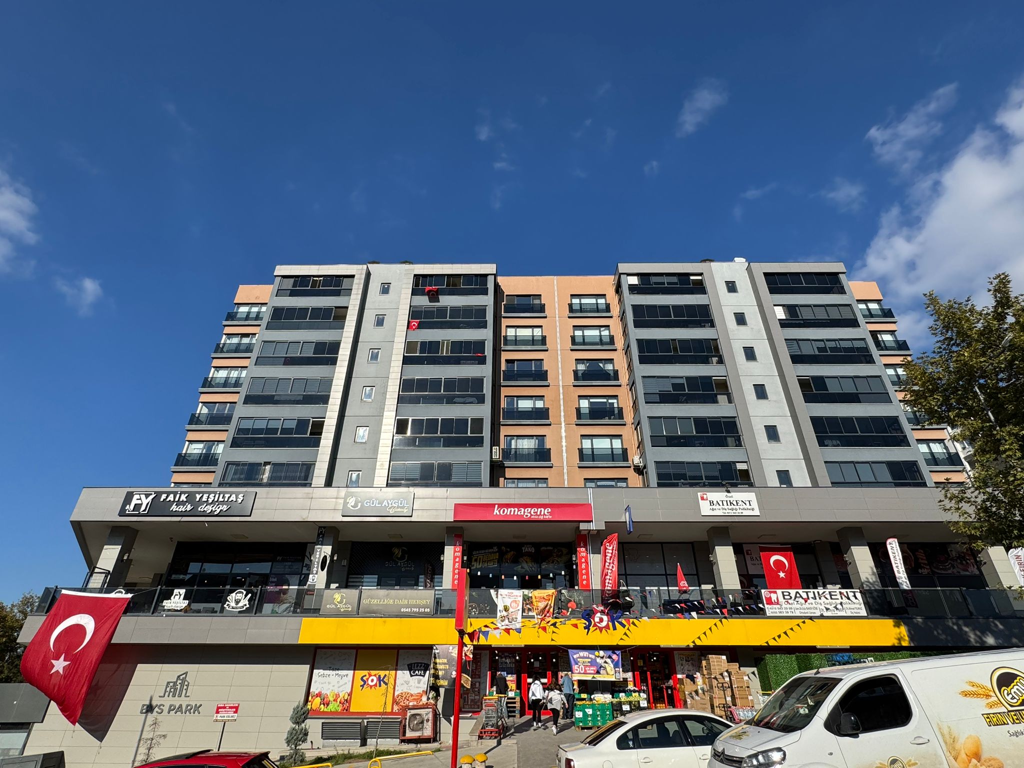 C21 Fatih Arıkan'dan Batı Sitesi Mah. Kiralık 4+1 Güney Cephe