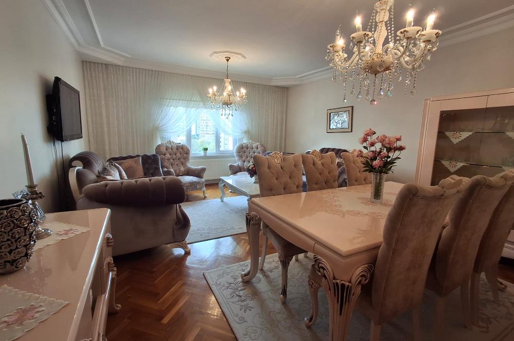 KONUMUYLA AYRICALIKLI,DONANIMIYLA EKSKSİZ 3+1 GENİŞ AİLE DAİRESİ