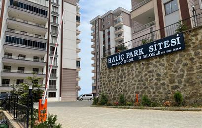 M21 TEAM'den YOMRA HALİÇPARK SİTESİ SATILIK 3+1