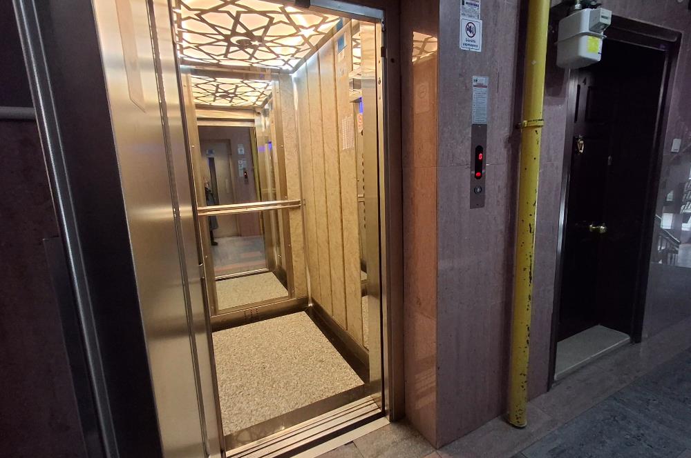 KONUMUYLA AYRICALIKLI,DONANIMIYLA EKSKSİZ 3+1 GENİŞ AİLE DAİRESİ