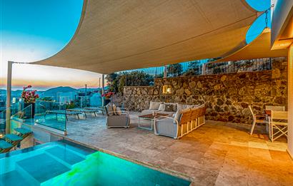 Bodrum Turgutreis’te Eşsiz Deniz ve Marina Manzaralı Lüks Villa