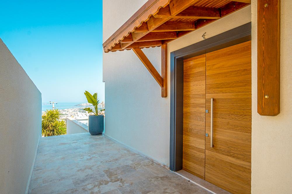 Bodrum Turgutreis’te Eşsiz Deniz ve Marina Manzaralı Lüks Villa