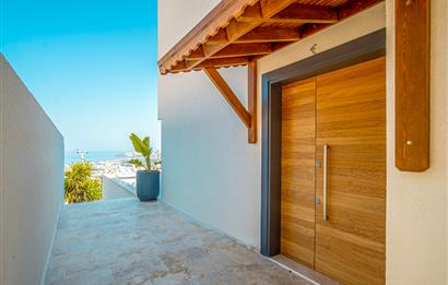 Bodrum Turgutreis’te Eşsiz Deniz ve Marina Manzaralı Lüks Villa