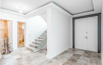 Bodrum Turgutreis’te Eşsiz Deniz ve Marina Manzaralı Lüks Villa