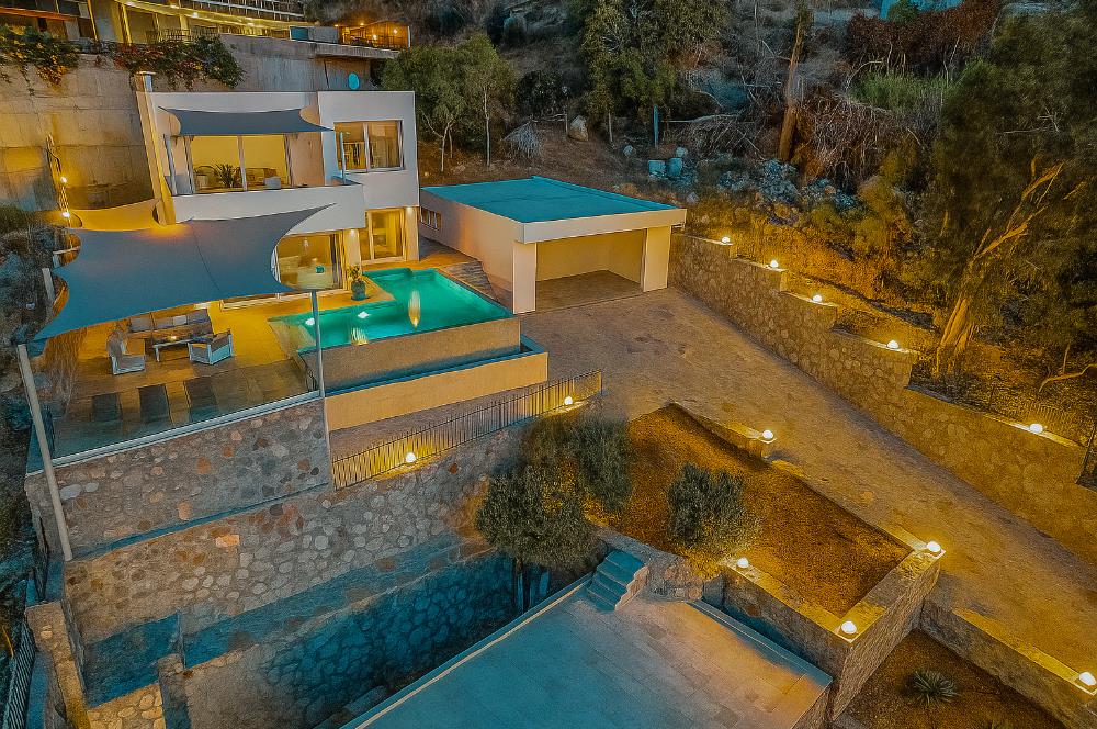 Bodrum Turgutreis’te Eşsiz Deniz ve Marina Manzaralı Lüks Villa