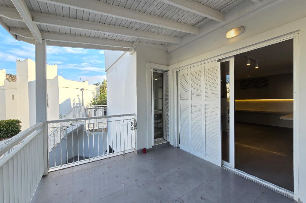 Bodrum Eskiçeşme Cafer Paşa Caddesi Üzerinde Köşe Konum Kurumsal Kiracılı Dubleks İşyeri